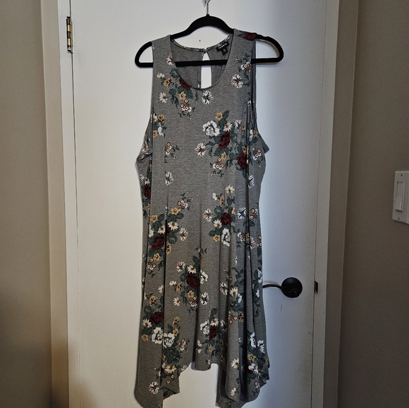 TORRID Sleeveless Floral Trapeze Dress 3 - Picture 2 of 6